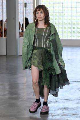 IPA85907725 - Milan, Milan Men™s Fashion Week Spring Summer 2027 - Men™s Fashion, Spring Summer 2027 - Simon Cracker fashion show - runway - pictured: model  Copyright: xSimonaxChiocciax xSimonaxChiocciax 85907725