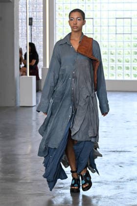 IPA85907751 - Milan, Milan Men™s Fashion Week Spring Summer 2027 - Men™s Fashion, Spring Summer 2027 - Simon Cracker fashion show - runway - pictured: model  Copyright: xSimonaxChiocciax xSimonaxChiocciax 85907751
