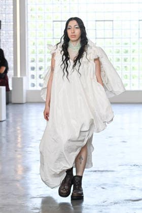 IPA85907784 - Milan, Milan Men™s Fashion Week Spring Summer 2027 - Men™s Fashion, Spring Summer 2027 - Simon Cracker fashion show - runway - pictured: model  Copyright: xSimonaxChiocciax xSimonaxChiocciax 85907784