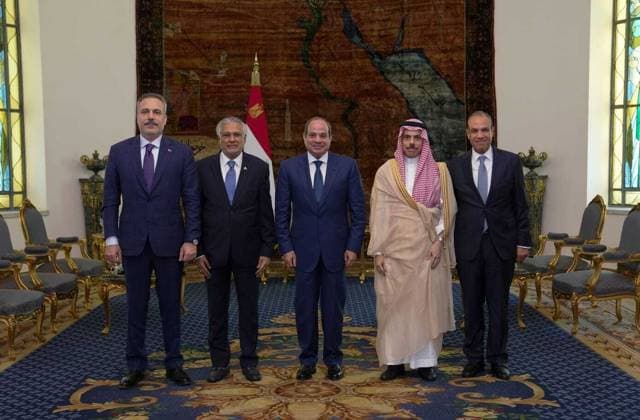 Turkiye-Egypt-Pakistan-Saudi Arabia Foreign Ministers Meeting in Cairo CAIRO, EGYPT - JUNE 21: (----EDITORIAL USE ONLY - MANDATORY CREDIT - ‘EGYPTIAN PRESIDENCY HANDOUT - NO MARKETING NO ADVERTISING CAMPAIGNS - DISTRIBUTED AS A SERVICE TO CLIENTS----) Egyptian President Abdel Fattah el-Sisi (3rd R) receives the foreign ministers participating in the 4th Turkiye-Egypt-Pakistan-Saudi Arabia Foreign Ministers Meeting at the Ittihadia Palace in Cairo, Egypt on June 21, 2026. The high-level diplomatic delegation accepted by President el-Sisi includes (from L to R) Turkish Foreign Minister Hakan Fidan (L), Saudi Arabian Foreign Minister Faisal bin Farhan (2nd R), Pakistani Foreign Minister Muhammad Ishaq Dar (2nd L), and Egyptian Foreign Minis  Copyright: x2026xAnadoluxEgyptianxPresidencyx xHandoutx