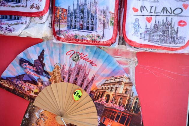 Heatwave in Milan, Italy MILAN, ITALY - JUNE 21: Fans depicting the Duomo are seen hanging in a tourist shop during a heatwave in Milan, Italy on June 21, 2026 Piero Cruciatti Anadolu Milan Italy. Editorial use only. Please get in touch for any other usage.  Copyright: x2026xAnadoluxPieroxCruciattix