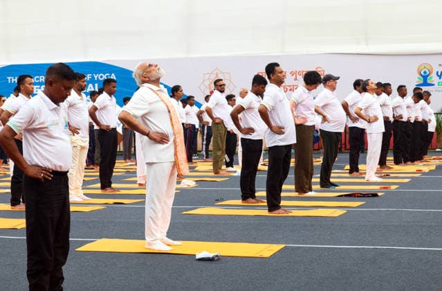 PM Modi takes part in 12th International Day of Yoga celebrations Kolkata, Jun 21 (ANI): Prime Minister Narendra Modi takes part in 12th International Day of Yoga celebrations, in Kolkata on Sunday. (DPR PMO ANI Photo) Kolkata West Bengal India Copyright: xANIx ANI_20260621006