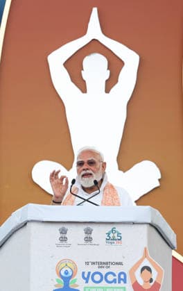 PM Modi takes part in 12th International Day of Yoga celebrations Kolkata, Jun 21 (ANI): Prime Minister Narendra Modi addresses during the 12th International Day of Yoga celebrations, in Kolkata on Sunday. (DPR PMO ANI Photo) Kolkata West Bengal India Copyright: xANIx ANI_20260621026