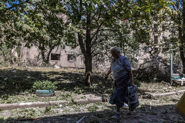 Aftermath of Russian airstrike in Sloviansk SLOVIANSK, UKRAINE - JUNE 21: The aftermath of a Russian attack using a multiple rocket launcher system on a neighbourhood in the city of Sloviansk, Ukraine, 21 June 2026 Diego Herrera Carcedo Anadolu Sloviansk Ukraine. Editorial use only. Please get in touch for any other usage.  Copyright: x2026xAnadoluxDiegoxHerreraxCarcedox