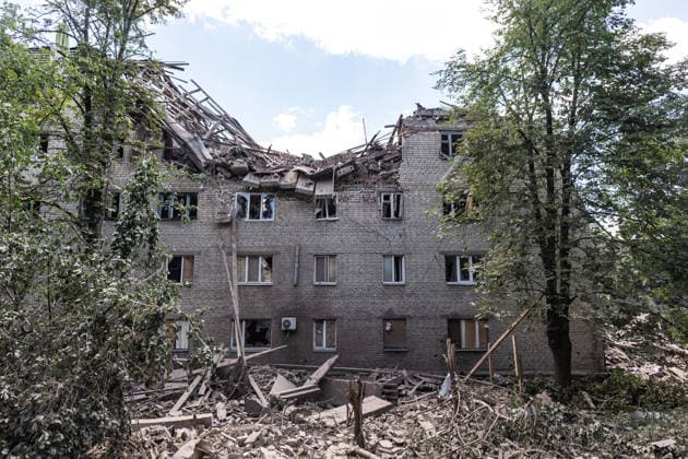 Aftermath of Russian airstrike in Sloviansk SLOVIANSK, UKRAINE - JUNE 21: The aftermath of a Russian attack using a multiple rocket launcher system on a neighbourhood in the city of Sloviansk, Ukraine, 21 June 2026 Diego Herrera Carcedo Anadolu Sloviansk Ukraine. Editorial use only. Please get in touch for any other usage.  Copyright: x2026xAnadoluxDiegoxHerreraxCarcedox