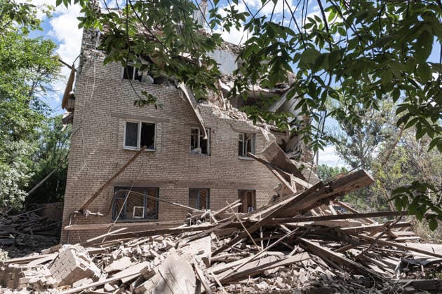 Aftermath of Russian airstrike in Sloviansk SLOVIANSK, UKRAINE - JUNE 21: The aftermath of a Russian attack using a multiple rocket launcher system on a neighbourhood in the city of Sloviansk, Ukraine, 21 June 2026 Diego Herrera Carcedo Anadolu Sloviansk Ukraine. Editorial use only. Please get in touch for any other usage.  Copyright: x2026xAnadoluxDiegoxHerreraxCarcedox