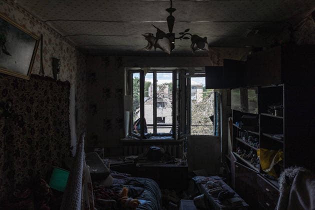 Aftermath of Russian airstrike in Sloviansk SLOVIANSK, UKRAINE - JUNE 21: The aftermath of a Russian attack using a multiple rocket launcher system on a neighbourhood in the city of Sloviansk, Ukraine, 21 June 2026 Diego Herrera Carcedo Anadolu Sloviansk Ukraine. Editorial use only. Please get in touch for any other usage.  Copyright: x2026xAnadoluxDiegoxHerreraxCarcedox