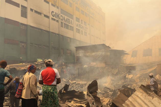 Blaze destroys shops at Nairobi s Gikomba Market NAIROBI, KENYA - JUNE 21: People inspect the damage and try to salvage their belongings after a fire broke out at Gikomba Market in Nairobi, Kenya, on June 21, 2026. Numerous shops were destroyed in the blaze as firefighters worked to contain the fire. Lucas Mukasa Anadolu Nairobi Kenya. Editorial use only. Please get in touch for any other usage.  Copyright: x2026xAnadoluxLucasxMukasax