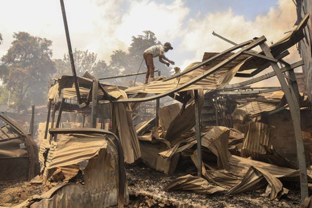 Blaze destroys shops at Nairobi s Gikomba Market NAIROBI, KENYA - JUNE 21: People inspect the damage and try to salvage their belongings after a fire broke out at Gikomba Market in Nairobi, Kenya, on June 21, 2026. Numerous shops were destroyed in the blaze as firefighters worked to contain the fire. Lucas Mukasa Anadolu Nairobi Kenya. Editorial use only. Please get in touch for any other usage.  Copyright: x2026xAnadoluxLucasxMukasax
