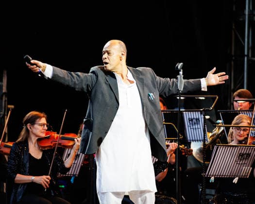 Roland Gift of Fine Young Cannibals performing live at the 80s Classical Show at the Hampton Court Palace Festival, London, UK on 20th June 2026 Roland Gift of Fine Young Cannibals performing live at the 80s Classical Show at the Hampton Court Palace Festival, London, UK on 20th June 2026, Credit:Manuela Langotsch Avalon United Kingdom, London, Hampton Court Palace Festival  Copyright: xManuelaxLangotschx xAvalonx 1111609795