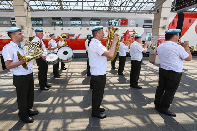 BELARUS, BREST - JUNE 21, 2026: Musicians perform during a ceremony to welcome the Victory Train mobile museum at the Brest-Tsentralny Central railway station on the eve of Day of Remembrance and Sorrow, marking the 85th anniversary of Nazi Germany s invasion of the Soviet Union in WWII Brest Belarus  - ZUMAt113 20260621_zaa_t113_149 Copyright: xMaximxMalinovskyx