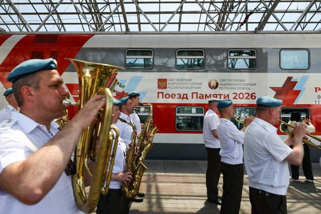 BELARUS, BREST - JUNE 21, 2026: Musicians perform during a ceremony to welcome the Victory Train mobile museum at the Brest-Tsentralny Central railway station on the eve of Day of Remembrance and Sorrow, marking the 85th anniversary of Nazi Germany s invasion of the Soviet Union in WWII Brest Belarus  - ZUMAt113 20260621_zaa_t113_150 Copyright: xMaximxMalinovskyx