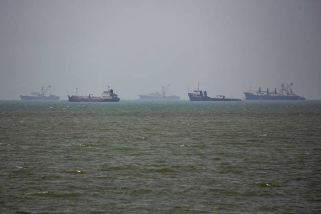 Vessel activity in the Strait of Hormuz BANDAR ABBAS, IRAN - JUNE 21: (RESTRICTIONS: No Access Israel Media Persian Language TV Stations Outside Iran Strictly No Access BBC Persian VOA Persian Manoto TV Iran International TV) Large commercial vessels and a small boat navigate the waters off the southern port city of Bandar Abbas, Iran on June 21, 2026. Following the United States decision to ease its blockade in the Strait of Hormuz, Iranian merchant ships have begun operating and displaying increased activity in the region s crucial maritime trade routes. Hassan Ghaedi Anadolu Bandar Abbas Iran. Editorial use only. Please get in touch for any other usage.  Copyright: x2026xAnadoluxHassanxGhaedix
