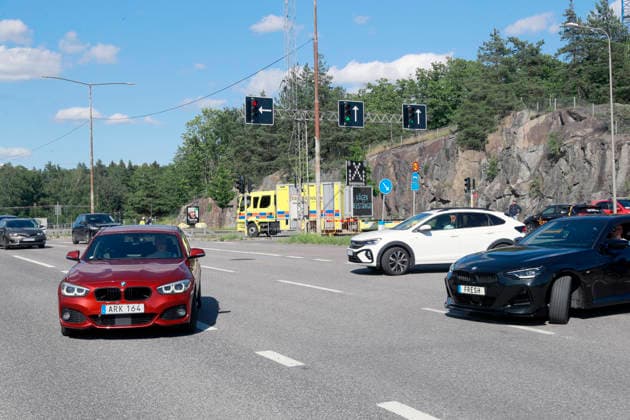 STOCKHOLM, SVERIGE 20260621 Roslagsvägen fran Roslagstull till Albano i riktning mot Norrtälje stängdes av pa grund av översvämning pa söndagseftermiddagen. STOCKHOLM SVERIGE x11700x *** STOCKHOLM, SWEDEN 20260621 Roslagsvägen from Roslagstull to Albano, heading toward Norrtälje, was closed due to flooding on Sunday afternoon STOCKHOLM SWEDEN x11700x,detected_source_language  Copyright: xMagnusxGrimstedt TTx ÖVERSVÄMNING ROSLAGSTULL GxGi4SffiUQ