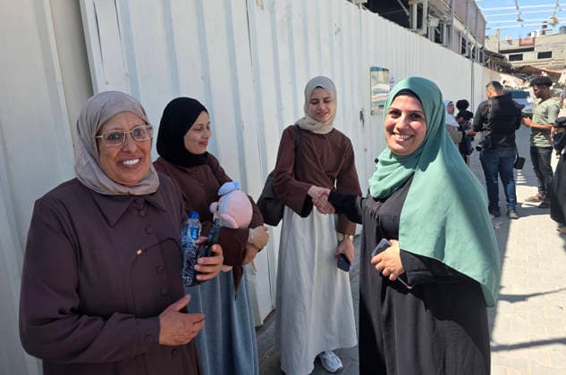 Families welcome returning patients at Nasser Medical Complex Palestinians welcome their relatives upon their arrival at Nasser Medical Complex in Khan Younis, southern Gaza Strip, on June 21, 2026, after they completed medical treatment in hospitals in the West Bank and Jerusalem. Photo by Tariq Mohammad APA Images Khan Yunis Gaza Strip Palestinian Territory 210626_Khan_Yunis_TM_03(12) Copyright: xapaimagesxTariqxMohammad xapaimagesx