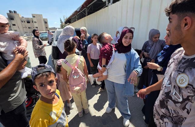 Families welcome returning patients at Nasser Medical Complex Palestinians welcome their relatives upon their arrival at Nasser Medical Complex in Khan Younis, southern Gaza Strip, on June 21, 2026, after they completed medical treatment in hospitals in the West Bank and Jerusalem. Photo by Tariq Mohammad APA Images Khan Yunis Gaza Strip Palestinian Territory 210626_Khan_Yunis_TM_03(3) Copyright: xapaimagesxTariqxMohammad xapaimagesx