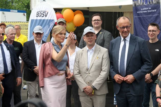 veteranentag berlin Berlin, 21.06.2026 Bundestagspräsidentin Julia Klöckner und Bundeskanzler Friedrich Merz beim Nationalen Veteranentag *** Veterans Day in Berlin, Berlin, June 21, 2026 Copyright: xMatthiasxGränzdörferx