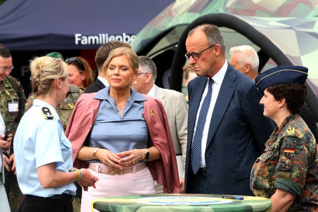 veteranentag berlin Berlin, 21.06.2026 Bundestagspräsidentin Julia Klöckner und Bundeskanzler Friedrich Merz beim Nationalen Veteranentag *** Veterans Day in Berlin, Berlin, June 21, 2026 Copyright: xMatthiasxGränzdörferx