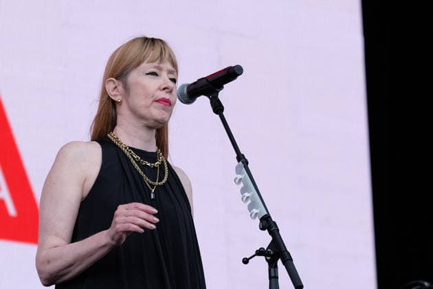 June 21, 2026, Newport, United Kingdom: American singer-songwriter Suzanne Nadine Vega known professionally as Suzanne Vega performing live at the Isle of Wight festival. Newport United Kingdom  - ZUMAs197 20260621_aaa_s197_036 Copyright: xDawnxFletcher-Parkx