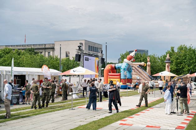Berlin,21.06.2026,Nationaler Veteranentag im Regierungsviertel. *** Berlin, June 21, 2026, National Veterans Day in the Government District,detected_source_language