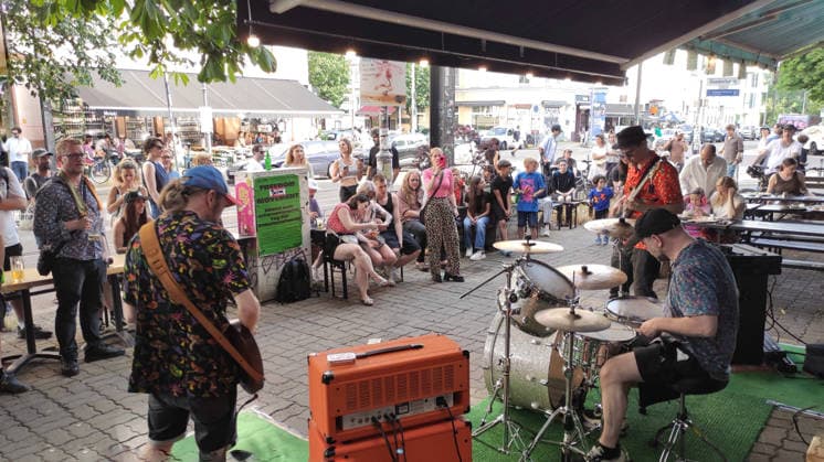 21.06.2026, Berlin - Deutschland. Bei der Fete de la Musique gibt es in der ganzen Stadt Konzerte, umsonst und draußen. *** June 21, 2026, Berlin, Germany