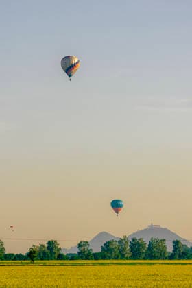Meeting of pilots and owners of hot air balloons, on June 21, 2026, in Katusice, near Bela pod Bezdezem, Czech Republic. (CTKxPhoto RadekxPetrasek) CTKPhotoP2026062102332  CTKPhotoP2026062102332