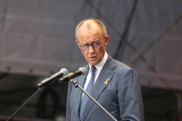 Bundeskanzler Friedrich Merz (CDU) spricht bei der Festveranstaltung zum 2. Nationalen Veteranentag. Deutschland feiert den 2. Nationalen Veteranentag mit einer großen Festveranstaltung rund um das Reichstagsgebäude.. Berlin, 21.06.2026 *** Chancellor Friedrich Merz of the CDU speaks at the ceremony marking the 2nd National Veterans Day. Germany celebrates the 2nd National Veterans Day with a large ceremony around the Reichstag building in Berlin, June 21, 2026,detected_source_language Copyright: xAgenturxMatthiasxWehnertx xM.xGränzdörferx