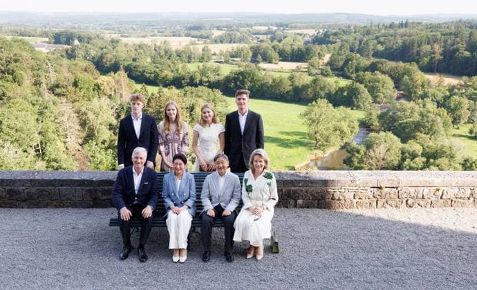 (First Row) King Philippe - Filip of Belgium, Japanese Empress Masako, Japanese Emperor Naruhito, Queen Mathilde of Belgium, (Second Row) Prince Emmanuel, Princess Eleonore, Crown Princess Elisabeth and Prince Gabriel pose for photographers during the family picture at the Royal Domain of Ciergnon during the official state visit of the Japanese Emperor and Empress to Belgium, on Sunday 21 June 2026, in Ciergnon. The Emperor and Empress of Japan visit Belgium from June 20-25.  POOLxBENOITxDOPPAGNE 178638948