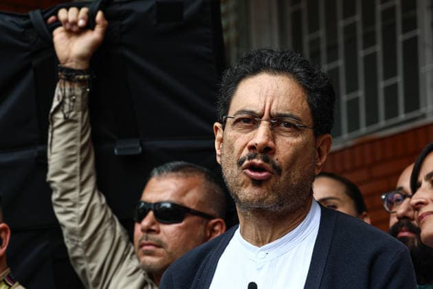 Candidate Ivan Cepeda casts his vote in Bogota BOGOTA, COLOMBIA - JUNE 21: Presidential candidate Ivan Cepeda, of the Historic Pact party, gives a speech after voting in the presidential elections held in Bogota, Colombia, on Sunday, June 21, 2026. Lucas Aguayo Araos Anadolu Bogota Colombia. Editorial use only. Please get in touch for any other usage.  Copyright: x2026xAnadoluxLucasxAguayoxAraosx
