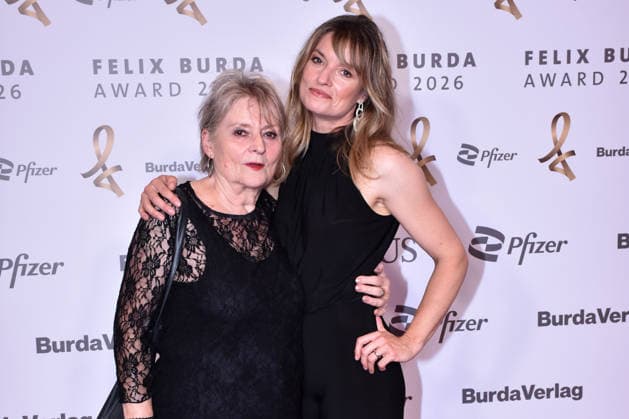 Ina Paule Klink und ihre Mutter Doris Klink beim Felix Burda Award am 21.06.2026 im Axika in Berlin Ina Paule Klink and her mother Doris Klink attend the Felix Burda Award ceremony on June 21, 2026 at the Axika in Berlin, Germany Felix Burda Award in Berlin *** Ina Paule Klink and her mother Doris Klink at the Felix Burda Award ceremony on June 21, 2026, at the Axika in Berlin Ina Paule Klink and her mother Doris Klink attend the Felix Burda Award ceremony on June 21, 2026 at the Axika in Berlin, Germany Felix Burda Award in Berlin,detected_source_language 