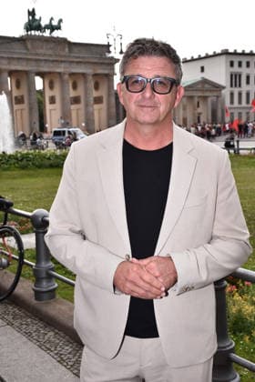 Hans Sigl attends the Felix Burda Award ceremony on June 21, 2026 at the Axika in Berlin, Germany Felix Burda Award in Berlin *** Hans Sigl attends the Felix Burda Award ceremony on June 21, 2026, at the Axika in Berlin, Germany. Felix Burda Award in Berlin,detected_source_language