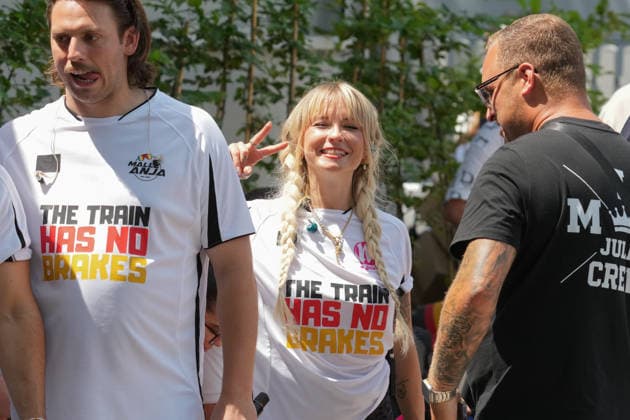 ZDF-Fernsehgarten 2026. Mia Julia im ZDF Fernsehgarten mit dem Motto Discofox am 21.06.2026 in Mainz. Mainz ZDF Fernsehgarten Rheinland-Pfalz *** ZDF Fernsehgarten 2026