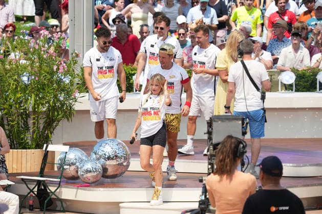 ZDF-Fernsehgarten 2026. Lorenz Büffel, Mia Julia und Malle Anja im ZDF Fernsehgarten mit dem Motto Discofox am 21.06.2026 in Mainz. Mainz ZDF Fernsehgarten Rheinland-Pfalz *** ZDF Fernsehgarten 2026