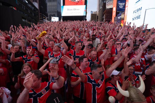 Norway national football team supporters gather in Times Square ahead of World Cup match NEW YORK, UNITED STATES - JUNE 21: Norwegian national football team supporters gather on the iconic red steps in Times Square ahead of Monday s FIFA World Cup match, creating a festive atmosphere with chants and traditional rowing celebrations as fans dressed in red and waving flags filled the famous Manhattan landmark in New York, United States on June 21, 2026. Lokman Vural Elibol Anadolu New York United States. Editorial use only. Please get in touch for any other usage.  Copyright: x2026xAnadoluxLokmanxVuralxElibolx