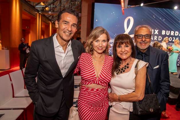 ABB BURDA- Erol Sander, Tina Ruland, Christine Stumph und Wolfgang Stumph zu Gast auf der Aftershow Party bei dem Felix Burda Award in der KAXICA am Brandenburger Tor am 21.06.2026 in Berlin Berlin Deutschland *** ABB BURDAs Erol Sander, Tina Ruland, Christine Stumph, and Wolfgang Stumph attended the after-show party for the Felix Burda Award at KAXICA near the Brandenburg Gate on June 21, 2026, in Berlin, Germany,detected_source_language