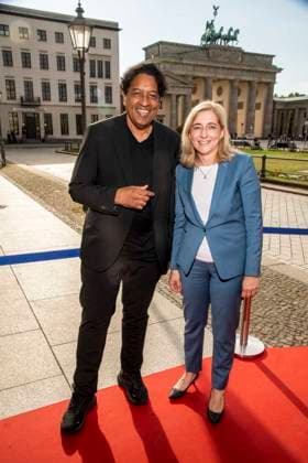 ABB BURDA- Cherno Jobatey Bundesministerin für Gesundheit Nina Warken (CDU). zu Gast beim Felix Burda Award in der KAXICA am Brandenburger Tor am 21.06.2026 in Berlin Berlin Deutschland *** ABB BURDA Cherno Jobatey, Federal Minister of Health Nina Warken (CDU), attended the Felix Burda Award ceremony at KAXICA near the Brandenburg Gate on June 21, 2026, in Berlin, Germany,detected_source_language