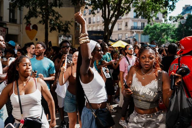 Fete De La Musique in Paris PARIS, FRANCE - JUNE 21: People attend concerts and celebrations during the annual Fete de la Musique (Music Festival) in Paris, France, on June 21, 2026. Parks, squares and historic streets across the French capital were transformed into open-air concert venues as residents and tourists gathered to enjoy live music throughout the day. Omer Taha Cetin Anadolu Paris France. Editorial use only. Please get in touch for any other usage.  Copyright: x2026xAnadoluxOmerxTahaxCetinx