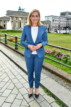 Nina Warken (Bundesministerin für Gesundheit CDU) beim Felix Burda Award im AXICA Hausl in Berlin am 21.06.2026 *** Nina Warken, Federal Minister of Health (CDU), at the Felix Burda Award ceremony at the AXICA Hausl in Berlin on June 21, 2026,detected_source_language