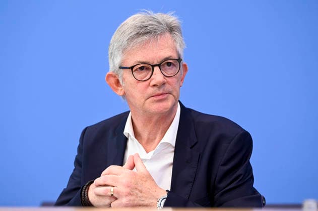 ABB BPK- Ralph Spiegler, Praesident des Deutschen Staedte- und Gemeindebundes (DStGB) bei der Veroeffentlichung des Berichts Kommunalfinanzen im freien Fall Forderungen der kommunalen Spitzenverbaende an Bund und Laender auf der BPK Bundespressekonferenz am 22.06.2026 in Berlin Berlin Deutschland *** ABB BPK Ralph Spiegler, President of the German Association of Cities and Municipalities (DStGB) at the release of the report Municipal Finances in Free Fall