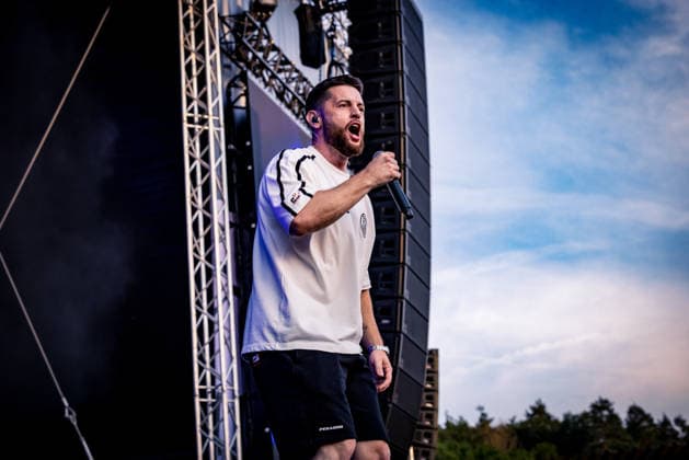 Heroes Festival, Festival, Music, Musik, Deutschrap, Rap, Deutsch, Eventzentrum Geiselwind, Strohofer, Geiselwind, Konzert, 19.06.2026, Bausa Bild: Bausa *** Heroes Festival, Festival, Music, German Rap, Rap, German, Geiselwind Event Center, Strohofer, Geiselwind, Concert, June 19, 2026, Bausa Image Bausa,detected_source_language Copyright: HMBxMedia xMarkusxKoeller