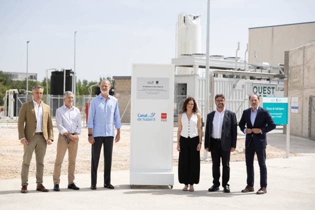 The King Inaugurates the Canal de Isabel II Water and Energy Innovation Center in Pinto, Madrid. King Felipe VI (3i) and Interior Minister Fernando Grande Marlaska (2i), and the President of the Community of Madrid, Isabel Díaz Ayuso 3d, during the inauguration of the Water and Energy Innovation Center at the Arroyo Culebro Wastewater Treatment Plant on June 22, 2026, in Pinto, Madrid, Spain. The inauguration is part of the events commemorating the 175th anniversary of the founding of Canal de Isabel II. JUNE 22, 2026 Jesús Hellí Pinto, Madrid Pinto, Madrid, Spain,detected_source_language  Copyright: xJesusxHellinx 7614482