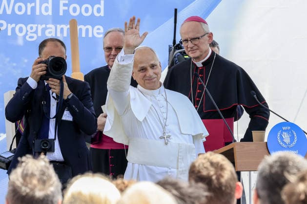 Pope Leo XIV visits the UN World Food Programme headquarters in Rome ROME, ITALY - JUNE 22: Pope Leo XIV greets the staff of the World Food Programme at the end of his visit at the headquarters of the UN agency in Rome, Italy, on June 22, 2026. Riccardo De Luca Anadolu Rome Italy. Editorial use only. Please get in touch for any other usage.  Copyright: x2026xAnadoluxRiccardoxDexLucax