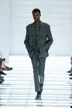 Runway at the Prada fashion show during Milan Fashion Week Menswear Spring Summer 2027 on June 21, 2026, in Milan, Italy Bestimage Milan France,detected_source_language  Copyright: xAgencex xBestimagexAgencex xBestimagex