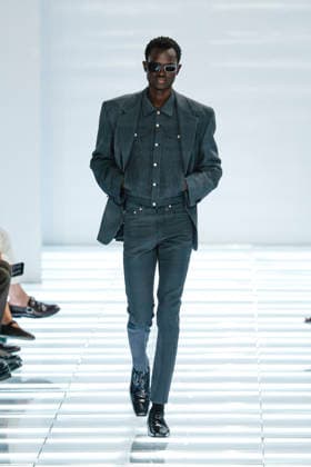 Runway at the Prada fashion show during Milan Fashion Week Menswear Spring Summer 2027 on June 21, 2026, in Milan, Italy Bestimage Milan France,detected_source_language  Copyright: xAgencex xBestimagexAgencex xBestimagex