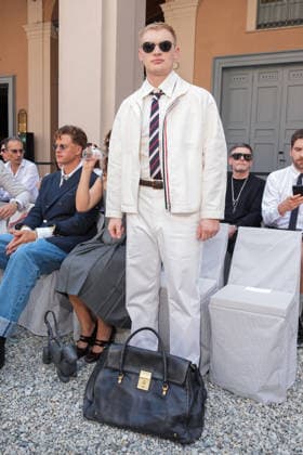 IPA85941712 - Milan, Milan Men™s Fashion Week Spring Summer 2027 - Men™s Fashion, Spring Summer 2027 - Thom Browne fashion show - front row Pictured: Curry Barker  Copyright: xRiccardoxGIordanox xRiccardoxGiordanox 85941712