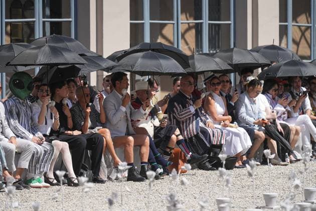 IPA85942150 - Milan, Milan Men™s Fashion Week Spring Summer 2027 - Men™s Fashion, Spring Summer 2027 - Thom Browne fashion show - runway in the photo: Model  Copyright: xRiccardoxGIordanox xRiccardoxGiordanox 85942150