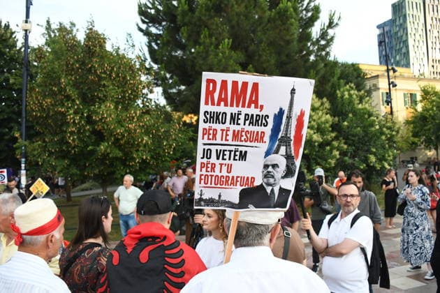 Protests against the tourism project in Albania, continue for 23rd consecutive day TIRANA, ALBANIA - JUNE 22: Hundreds of demonstrators march along the National Martyrs Boulevard toward the Prime Ministry building on the 23rd consecutive day of protests in Tirana, Albania, on June 22, 2026. Gathering at Skanderbeg Square under the slogan Albania is not for sale , the crowds expressed fierce opposition to a multi-million dollar luxury tourism development project planned for the protected Zvernec region in the coastal city of Vlora. The controversial project is allegedly linked to Jared Kushner and Ivanka Trump, the son-in-law and daughter of U.S. President Donald Trump, involving the privatization of pristine public coastlines. The demonstr  Copyright: x2026xAnadoluxOlsixShehux