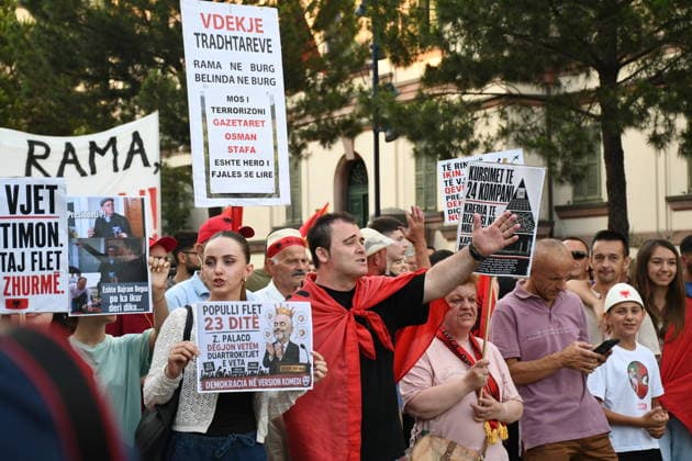 Protests against the tourism project in Albania, continue for 23rd consecutive day TIRANA, ALBANIA - JUNE 22: Hundreds of demonstrators march along the National Martyrs Boulevard toward the Prime Ministry building on the 23rd consecutive day of protests in Tirana, Albania, on June 22, 2026. Gathering at Skanderbeg Square under the slogan Albania is not for sale , the crowds expressed fierce opposition to a multi-million dollar luxury tourism development project planned for the protected Zvernec region in the coastal city of Vlora. The controversial project is allegedly linked to Jared Kushner and Ivanka Trump, the son-in-law and daughter of U.S. President Donald Trump, involving the privatization of pristine public coastlines. The demonstr  Copyright: x2026xAnadoluxOlsixShehux