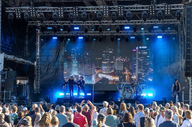 22.06.2026 Kieler Woche 2026 Eindrücke und Szenen vom Montag Die Band öRemode˜ auf der Fördebühne Kiel Kiellinie Schleswig Holstein Deutschland *** June 22, 2026 Kiel Week 2026