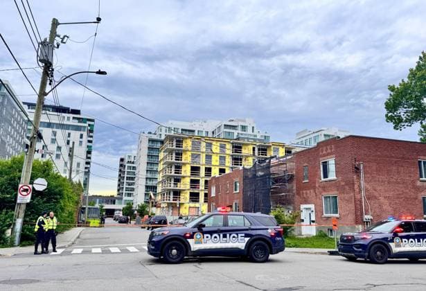 Montreal police chief says officer, civilian killed in deadly shooting MONTREAL, CANADA - JUNE 22: Montreal police take measures after a they shot and neutralized a shooter in the city s Cote-des-Neiges borough, after a police officer and a civilian were killed, in Montreal, Canada on June 22, 2026. Amru Salahuddien Anadolu Montreal Canada. Editorial use only. Please get in touch for any other usage.  Copyright: x2026xAnadoluxAmruxSalahuddienx